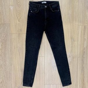 Women’s ZARA TRF Straight Jeans - Size 6 - Authentic Denim